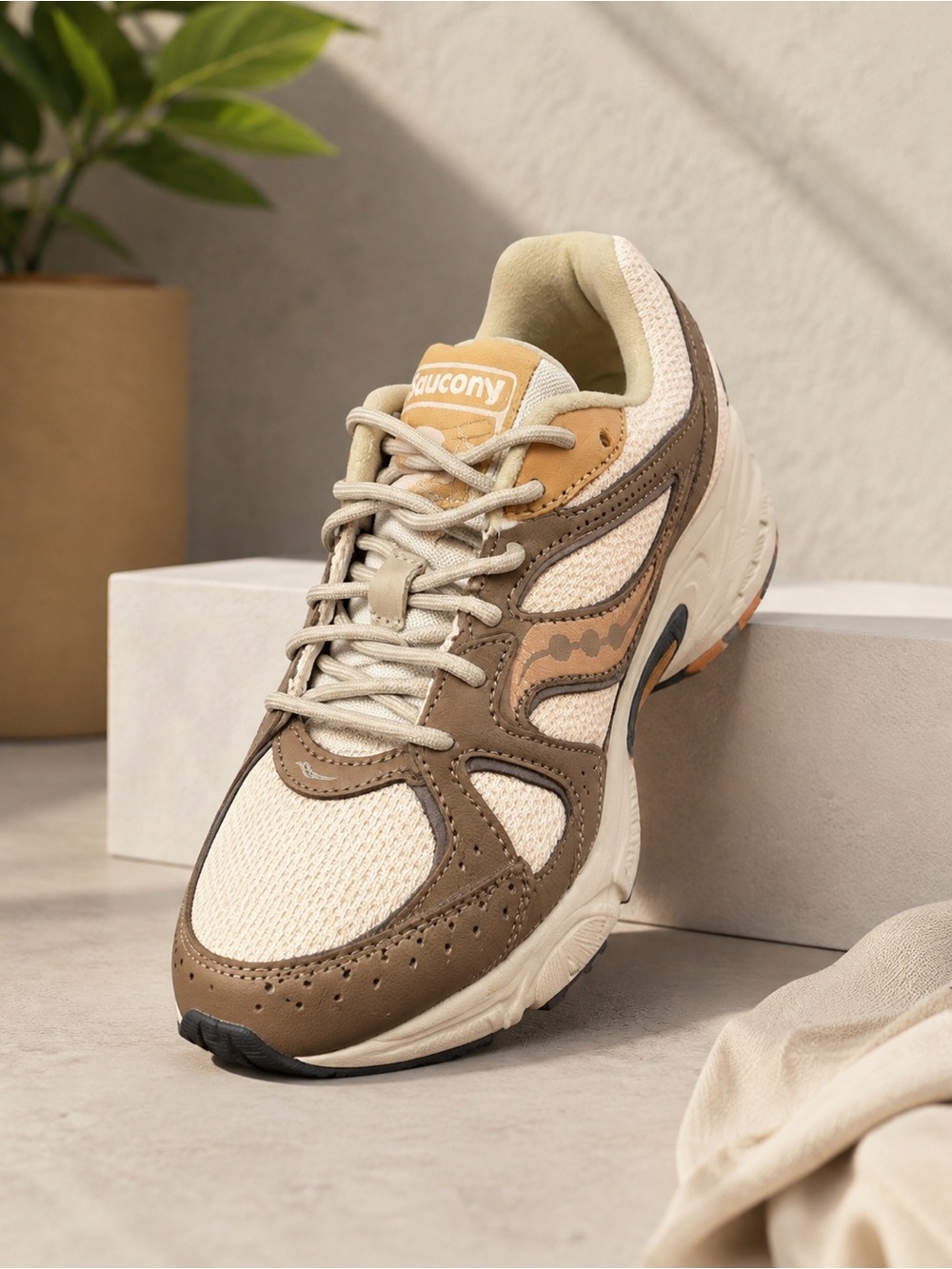 Saucony ProGrid Omni 8 Single Right Shoe Brown Cream Orange Sneaker Replacement.